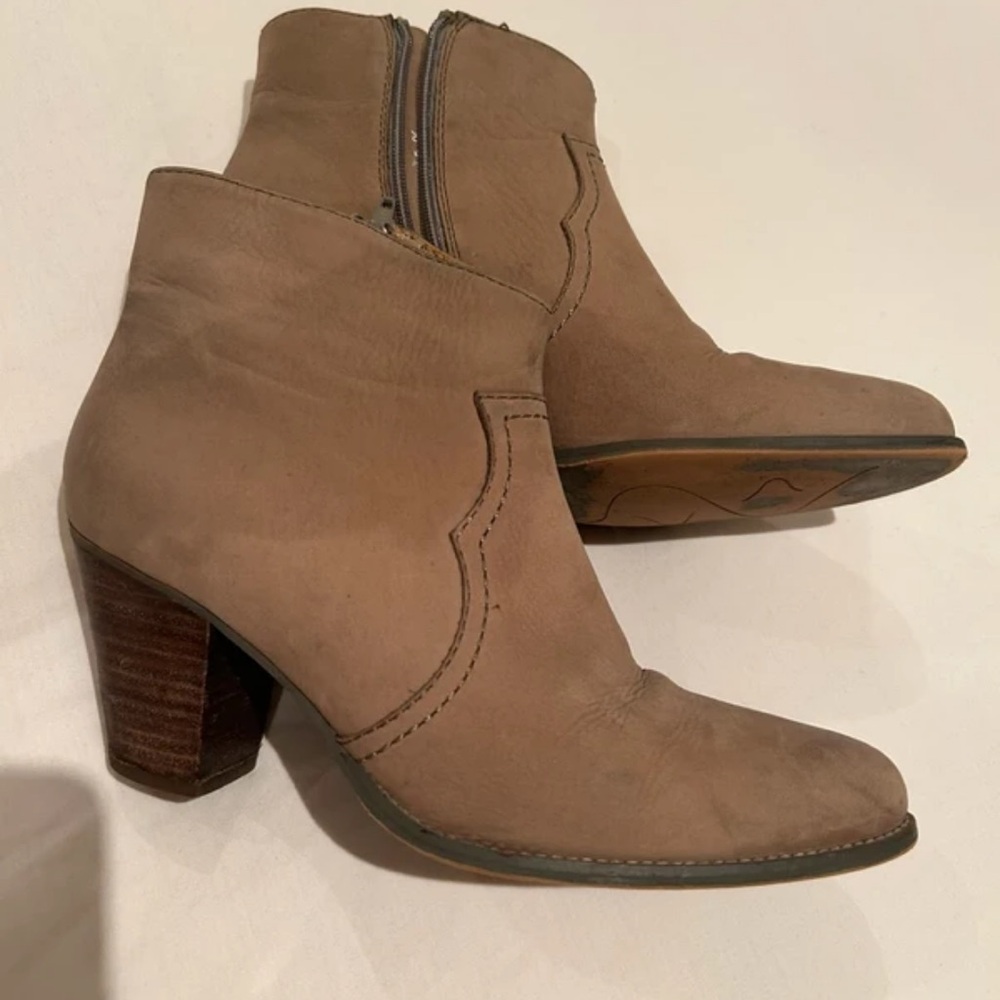 Boots Tan Heeled Ankle Boots